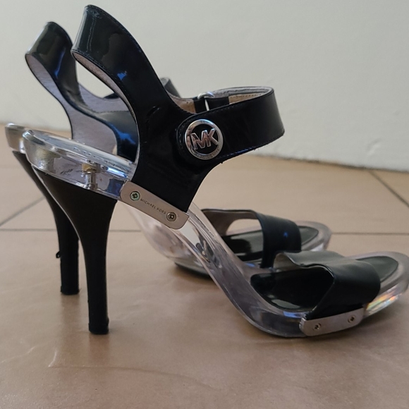 Michael Kors Sandals - Picture 3 of 10